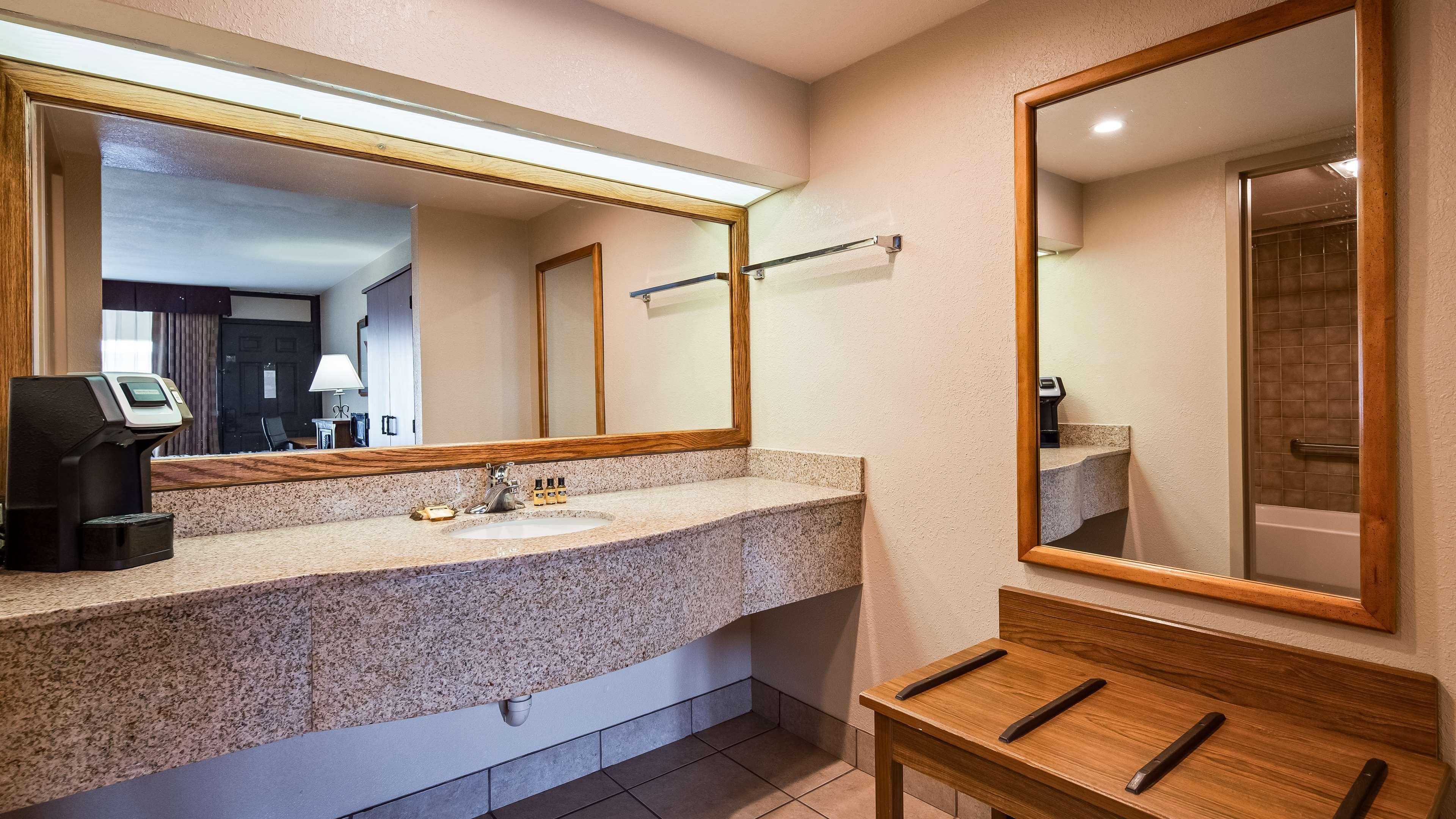 אוקלהומה סיטי Best Western Plus Saddleback Inn And Conference Center מראה חיצוני תמונה